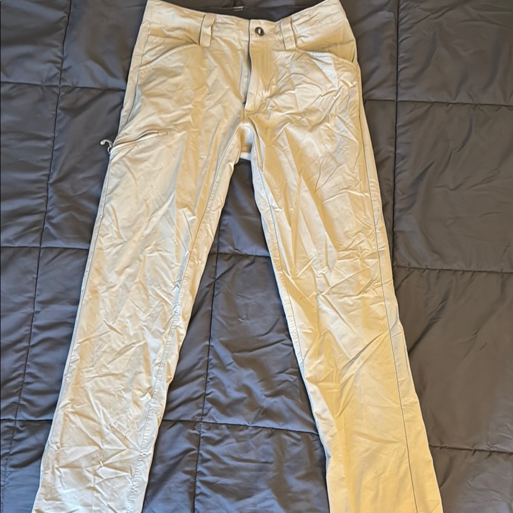 Patagonia outdoors khaki